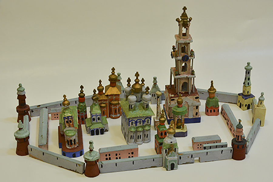 Деревянная игрушка XX века